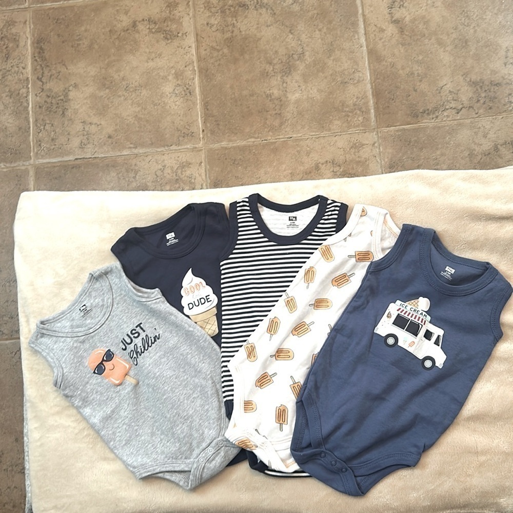 HB baby onesies NWOT . Size 6-9months 5 pieces together . So cute !!